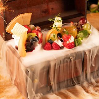 誕生日などにメッセージ付き宝箱プレートをご用意しております♪