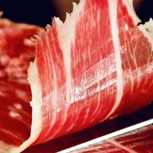 生ハムとサラミの盛り合わせ