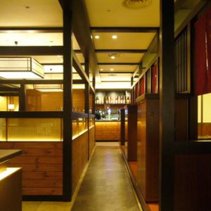 色んなシーンに使いやすい個室完備★