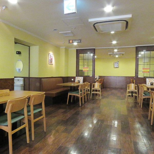All seats in our shop are table seats.It will be from 4 seats, but one or two people are welcome ♪ We are open for lunch and dinner, so please use it ◎