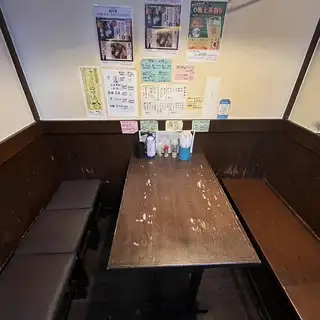 4名様テーブル