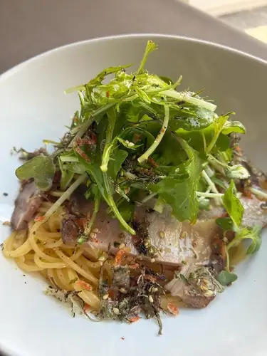 自家製ハムと水菜・イカ昆布のペペロンチーノ