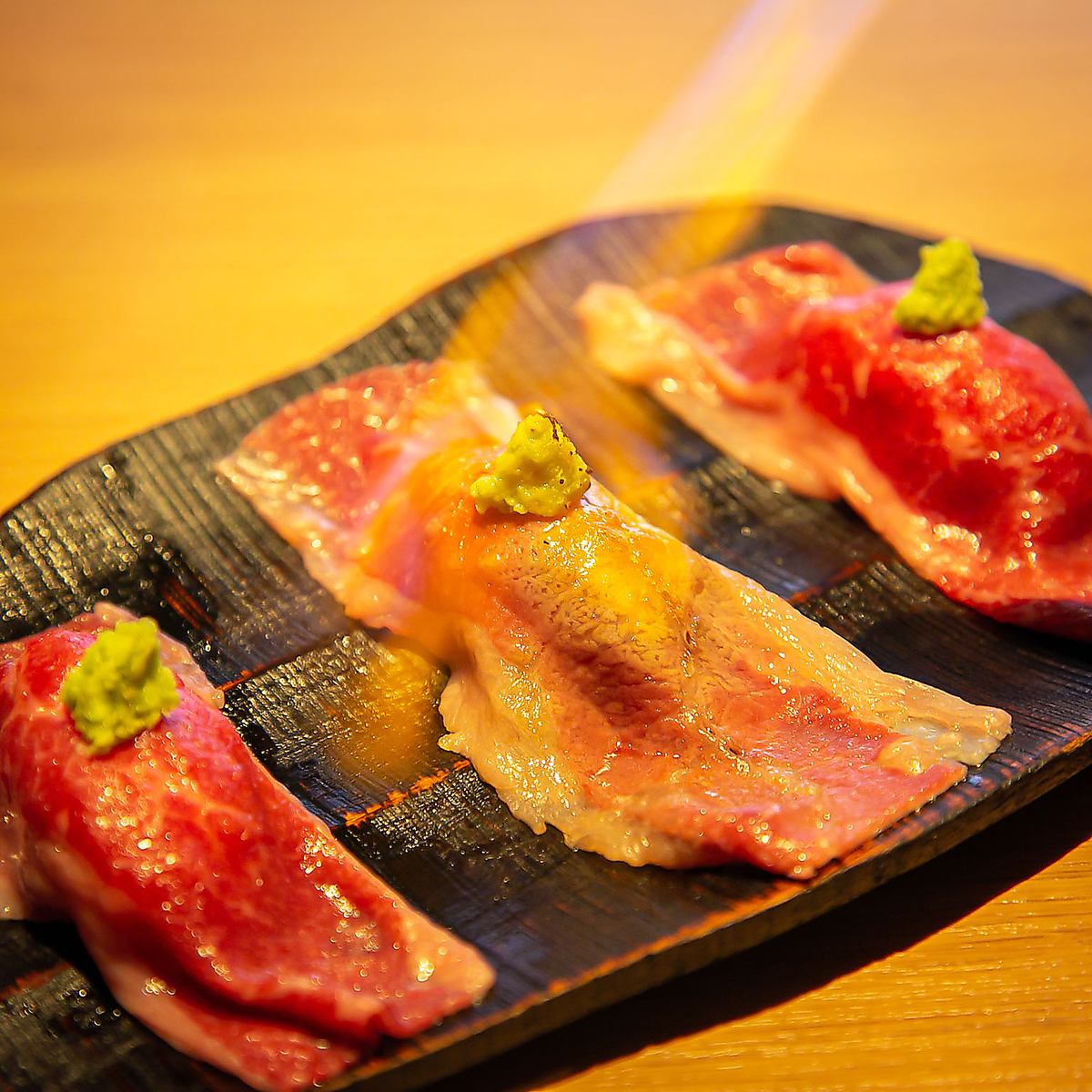 国産牛を使用した肉寿司ご用意しています！