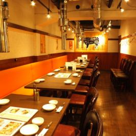 Spacious shop! It is recommended for banquets and parties as the plan is full ☆