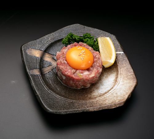 烤黑毛和牛生拌牛肉（盐味）