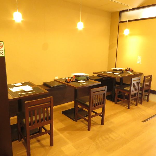 テーブル席のご用意ございます！宴会や女子会にもピッタリです♪本場の雰囲気の中で、特別なひとときを過ごしませんか？