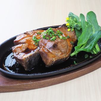 特大！本まぐろのカマ塩焼き
