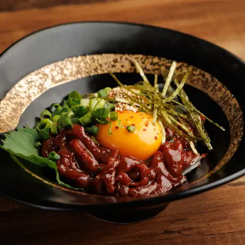 馬肉ユッケ