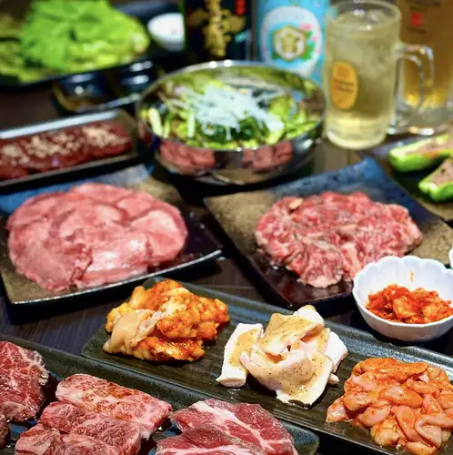 [Perfect for banquets and casual drinks] From luxurious courses to casual à la carte orders.