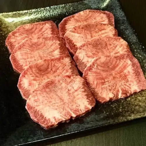 [牛]国産上タン・冷麺など各種焼肉メニューもご用意！