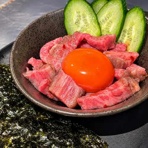 和牛ローストビーフユッケ