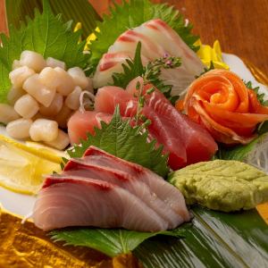Assorted sashimi