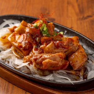 Grilled chicken thighs with sauce or salt sauce
