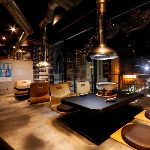 <p>可以欣赏成增夜景的下沉式被炉座位。一边欣赏夜景,一边享用美味佳肴。对于周年纪念课程,您将获得一瓶免费的您选择的白桃红起泡酒。在特别的日子和特别的人一起♪♪</p>