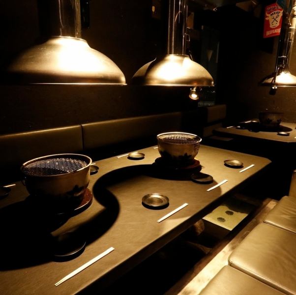 欢迎团体光临!最多可容纳75人!可吸烟。包厢最多可容纳16人,下沉式被炉席最多可容纳38人,如果全部座位全部包场,最多可容纳75人。该座位区可让组织者很好地看到会场,非常适合举办宴会。我们还为活动组织者准备了特别优惠券,请随意使用。