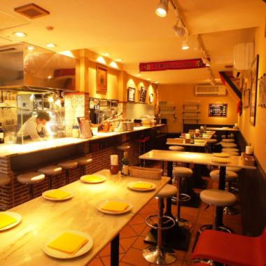 安静的氛围适合约会，≫可以在开放式厨房中尽情享受♪Monzennakamachi的Iberico Bar，为什么不在Iberico Barmonaka度过美好时光？