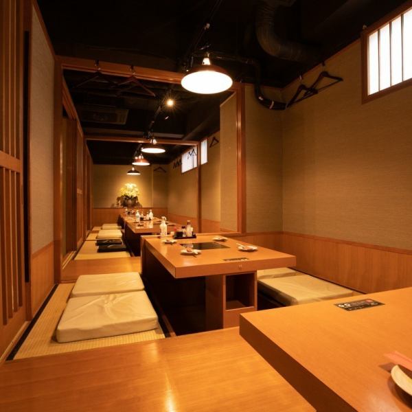 【ご宴会にも最適】郡山駅前徒歩5分の立地にある当店は、アクセス抜群でお集まりしやすくご宴会に◎最大24名様までOKのお席もございますので、会社宴会や各種打ち上げなど大型宴会にも最適です。掘りごたつのお席もありますので、足元楽々でごゆっくりお寛ぎ頂けます。宴会にぴったりな飲み放題付コースもぜひご利用下さい