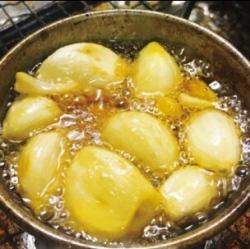 にんにくの丸揚げ