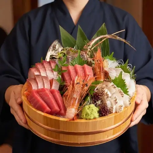 職人の目利きが光る極上海鮮。全国の漁港直送の鮮魚で旨味を極限まで高めた、海の恵み溢れる至高の逸品