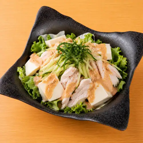 蒸し鶏と豆腐の胡麻だれサラダ