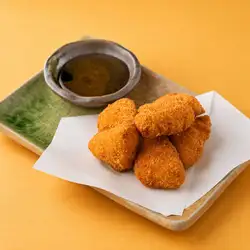 カマンベールチーズの天ぷら/きびなごの唐揚げ