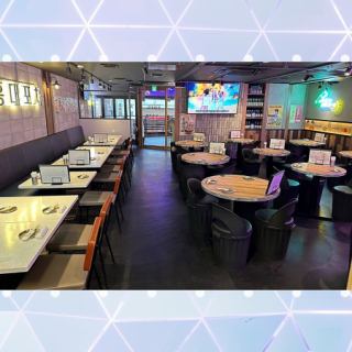 We can accommodate groups of 4 or 10 or more by providing seats next to each other ♪♪ Please feel free to visit us ☆ We also have a large screen TV that plays K-Pop programs, so you can watch your favorite Korean stars. You can have a relaxing time♪