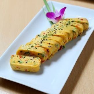 Gueranmari (Korean style omelet roll)