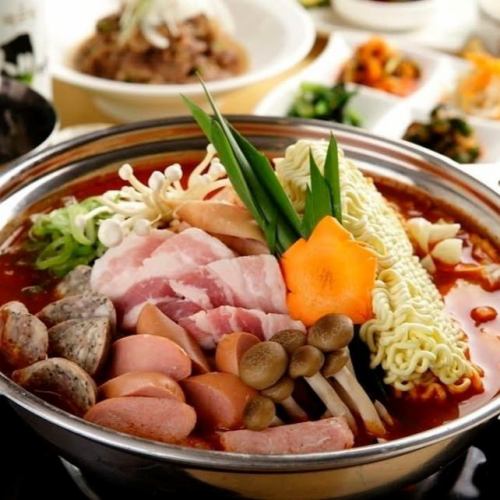 [Winter Hot Pot] Budae Jjigae Hot Pot for 1 person x 1078 yen ◇This is a spicy hot pot.Please give it a try! <For 2 people~>