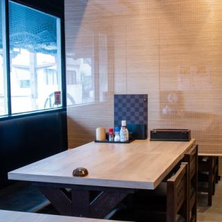 Accommodates up to 4 people! Completely private room♪ Recommended for banquets, dates, and after-parties★