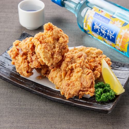 【おつまみの定番！】 秘伝のレシピで作る鶏ももの唐揚げはおもわずお酒が進んでしまう絶品メニュー♪528円