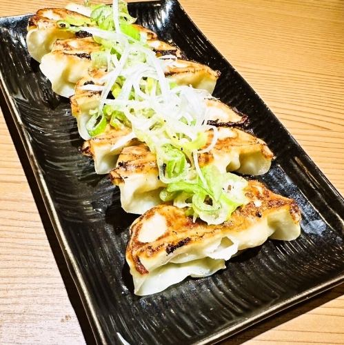 特製ネギ塩餃子