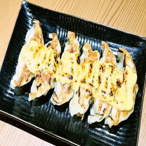 とろ～り濃厚チーズ餃子