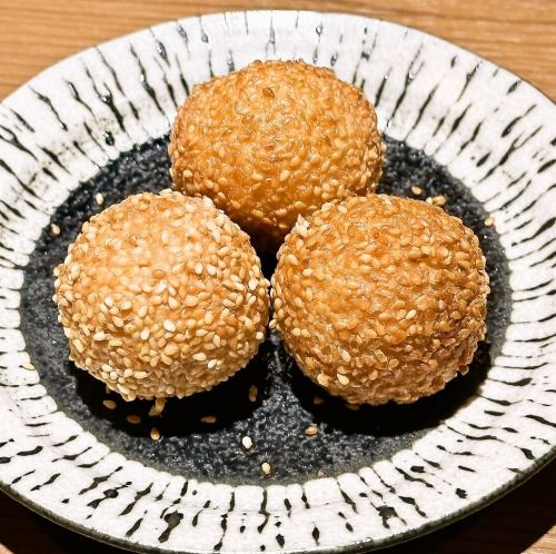 ゴマ団子