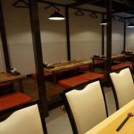 Counter seats where one person can easily drop by.Since it is close to the Itaba staff, please feel free to ask for food requests♪