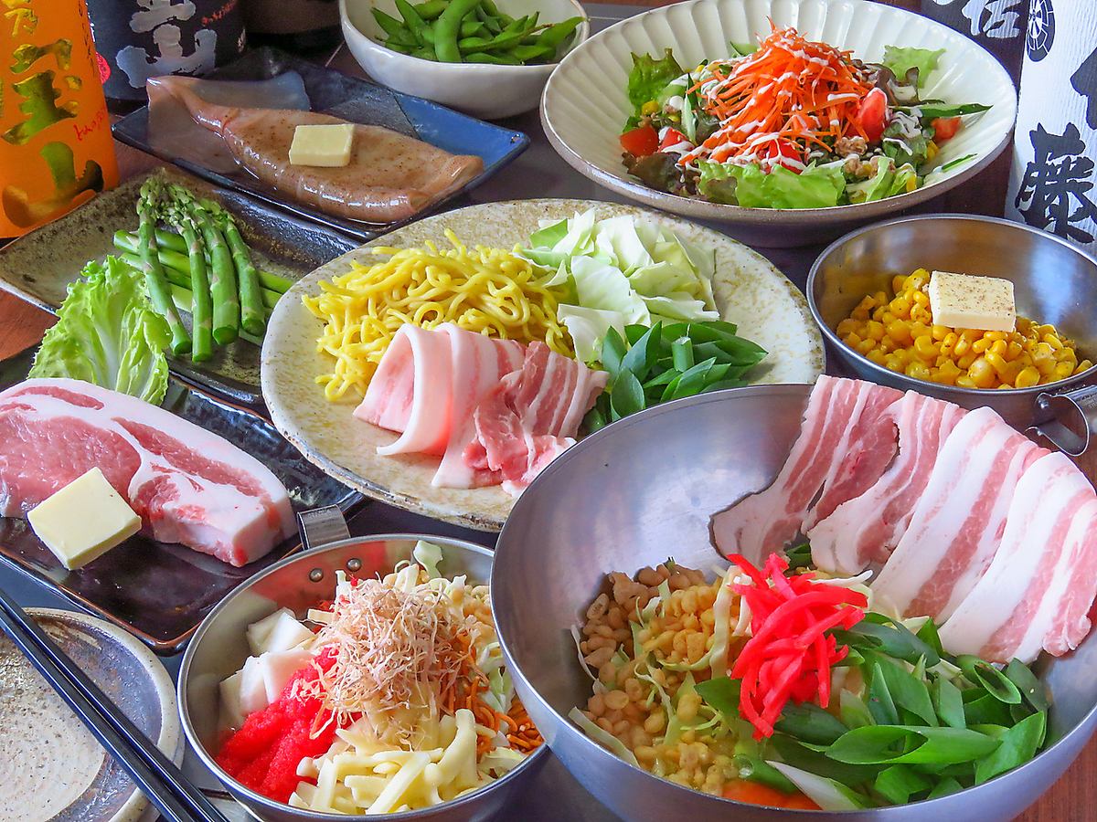 A restaurant where you can enjoy original dumplings and okonomiyaki♪ Great for banquets◎