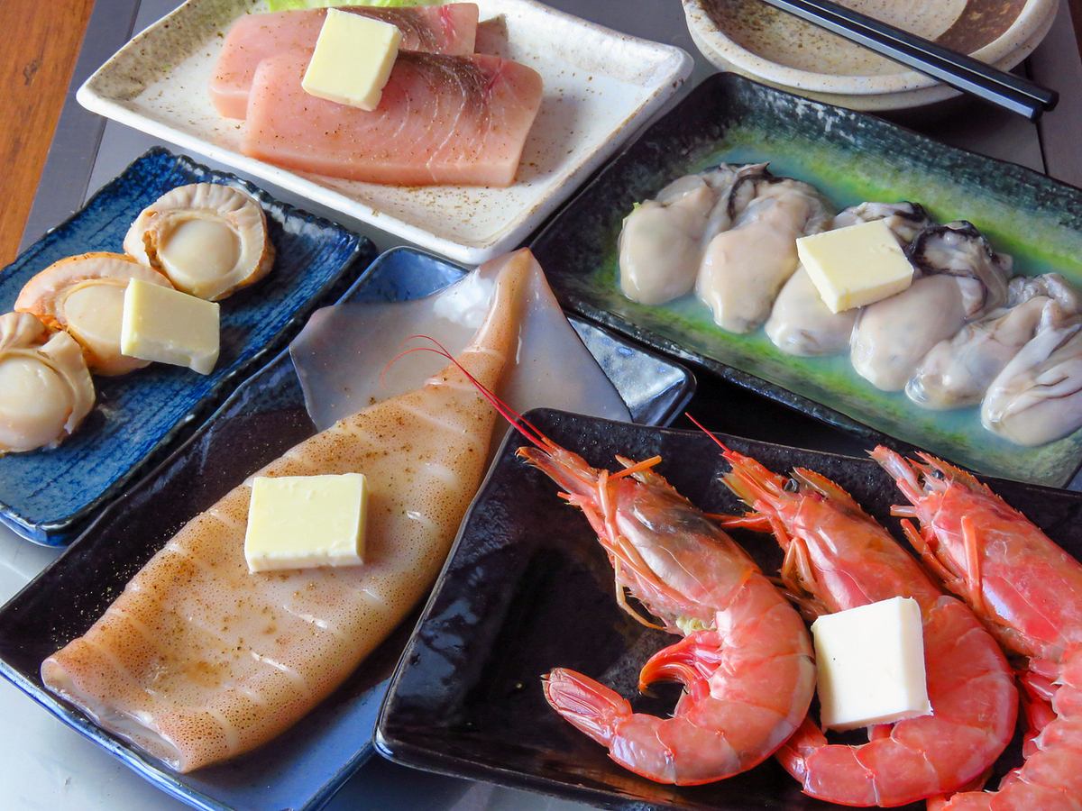 Located right near Miyanobashi Bridge, west exit of Utsunomiya Station! Perfect for a quick drink before heading home!