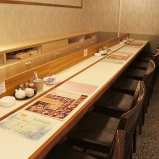 おひとり様でもお気軽にご利用いただけるカウンター席です◎