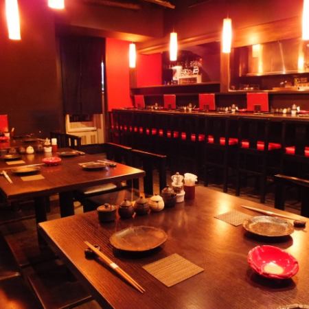 The interior that unified with red and black is a modern and calm atmosphere ♪ It is OK chicken taste even date and girls! Because you can enjoy your meal even after 10 o'clock evening, in a relaxed shop, sticking Please cook your dishes all night long ♪