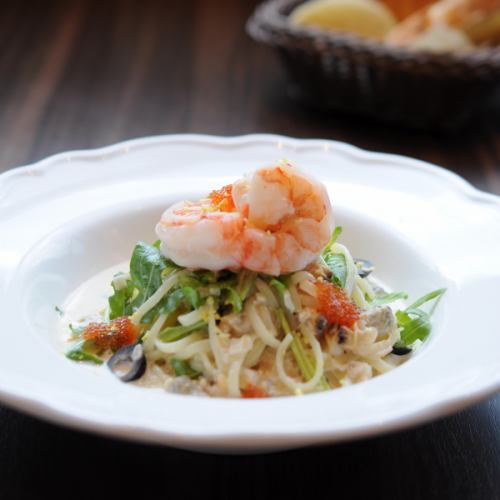 [Seasonal] Chilled Flying Fish Roe and Seafood Pasta