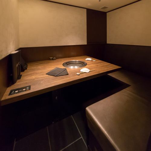 Perfect for a date meal♪ Private rooms with seats close together for easy conversation!