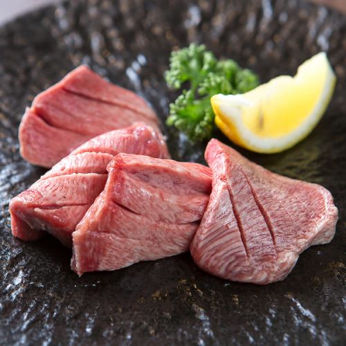 Kobe beef and other domestic Japanese black beef at great prices!