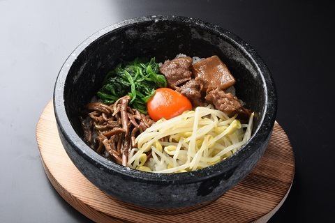 [The burnt rice is delicious!] Stone-grilled bibimbap