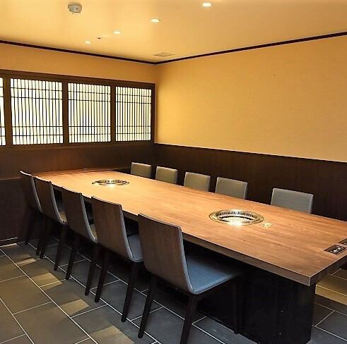 Private rooms can accommodate up to 20 people.