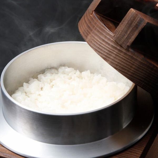 炊き立て釜炊きご飯！ご注文頂いてからひとつづつ炊き上げます。