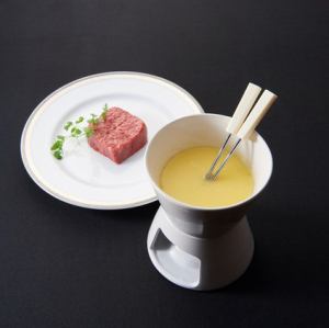 日本黑牛瘦肉芝士火鍋