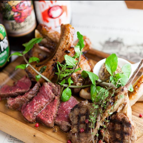 Enjoy delicious meat and fine drinks!