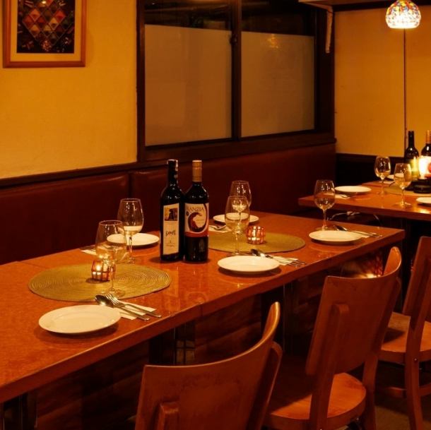 【アットホームさが人気】店長がナイスガイで地元の人気者！アットホームな雰囲気でお一人様でも気軽に来店しやすい♪自慢の本格カレーはお好みの辛さに調節できます☆おつまみメニューも充実しておりますので、いつもと一味違う本格スパイス料理をどうぞ♪