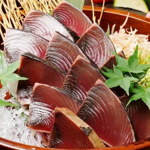 Straw-baked bonito tataki