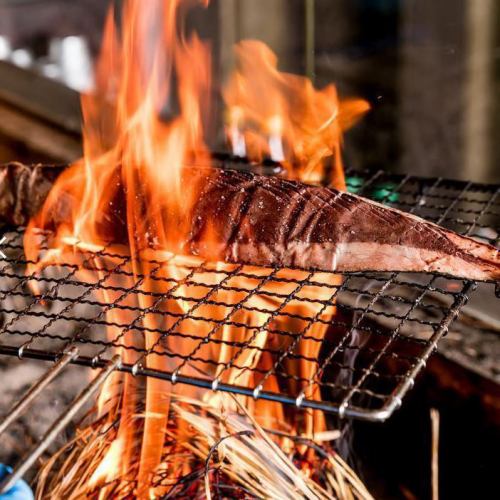 【名物藁焼き】鰹やブリ、鶏など肉も魚も堪能☆