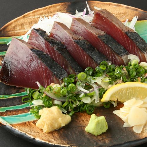 Seared bonito with salt